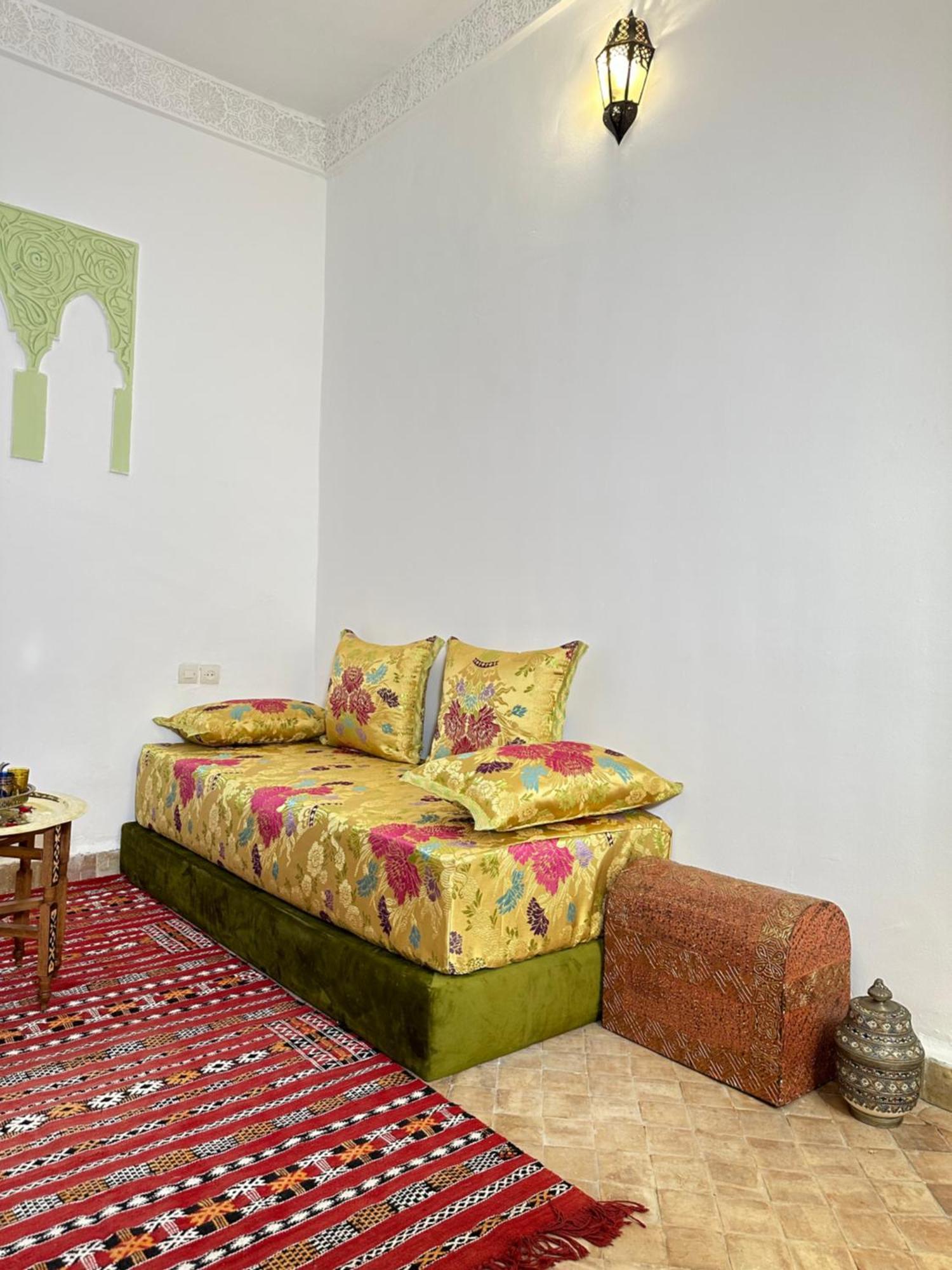 Dar Khmissa Fes Bed & Breakfast ภายนอก รูปภาพ