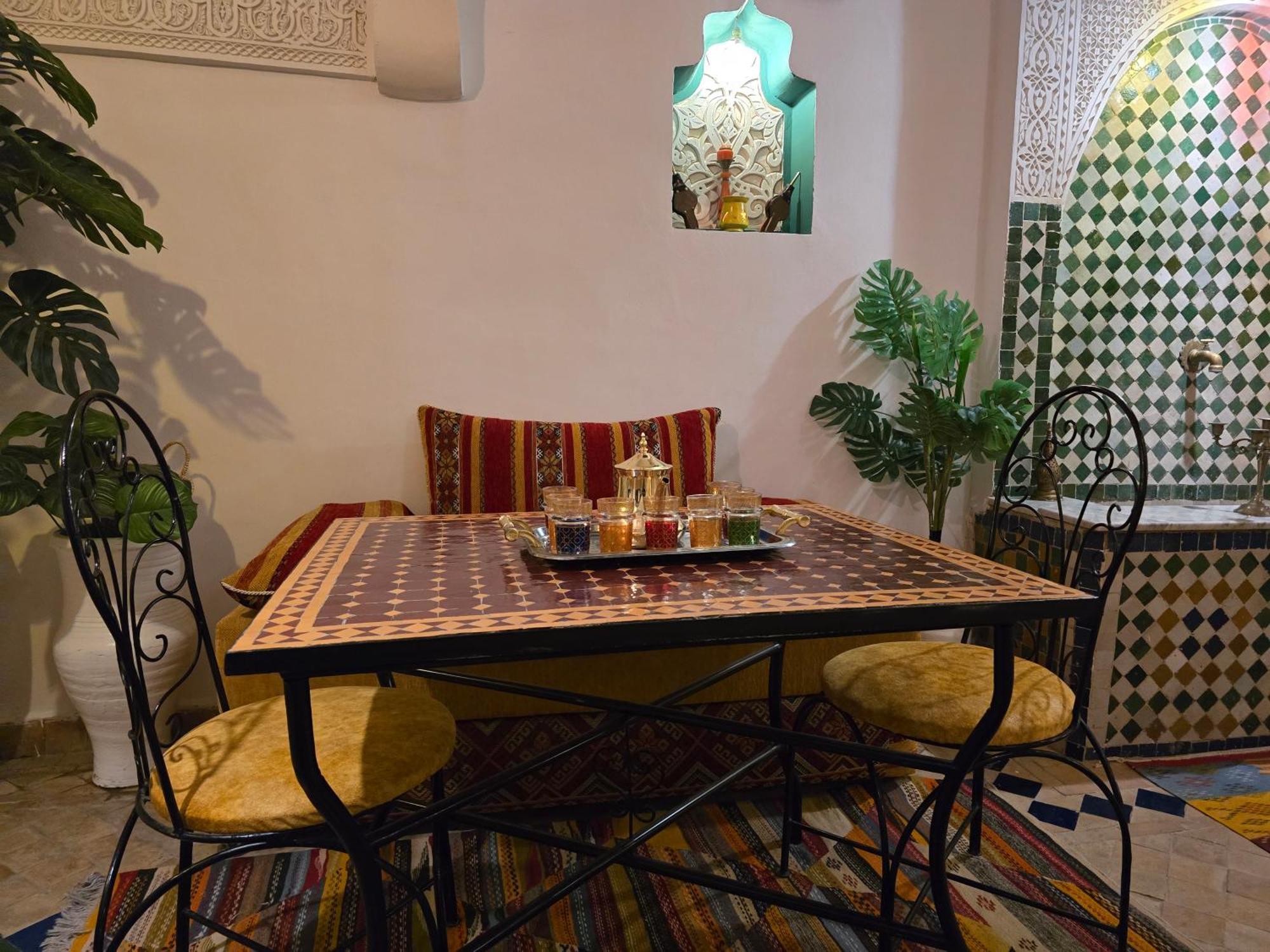 Dar Khmissa Fes Bed & Breakfast ภายนอก รูปภาพ