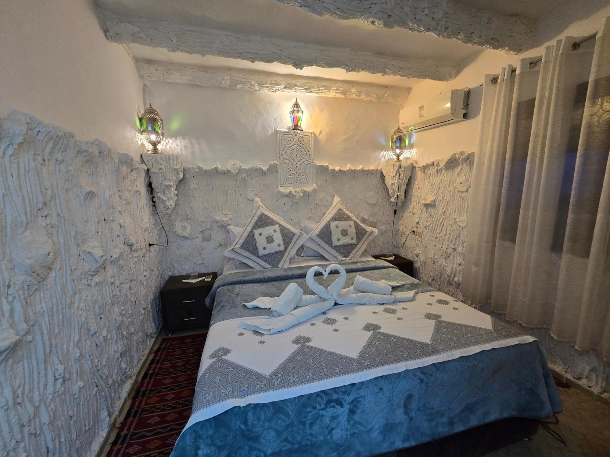 Dar Khmissa Fes Bed & Breakfast ภายนอก รูปภาพ