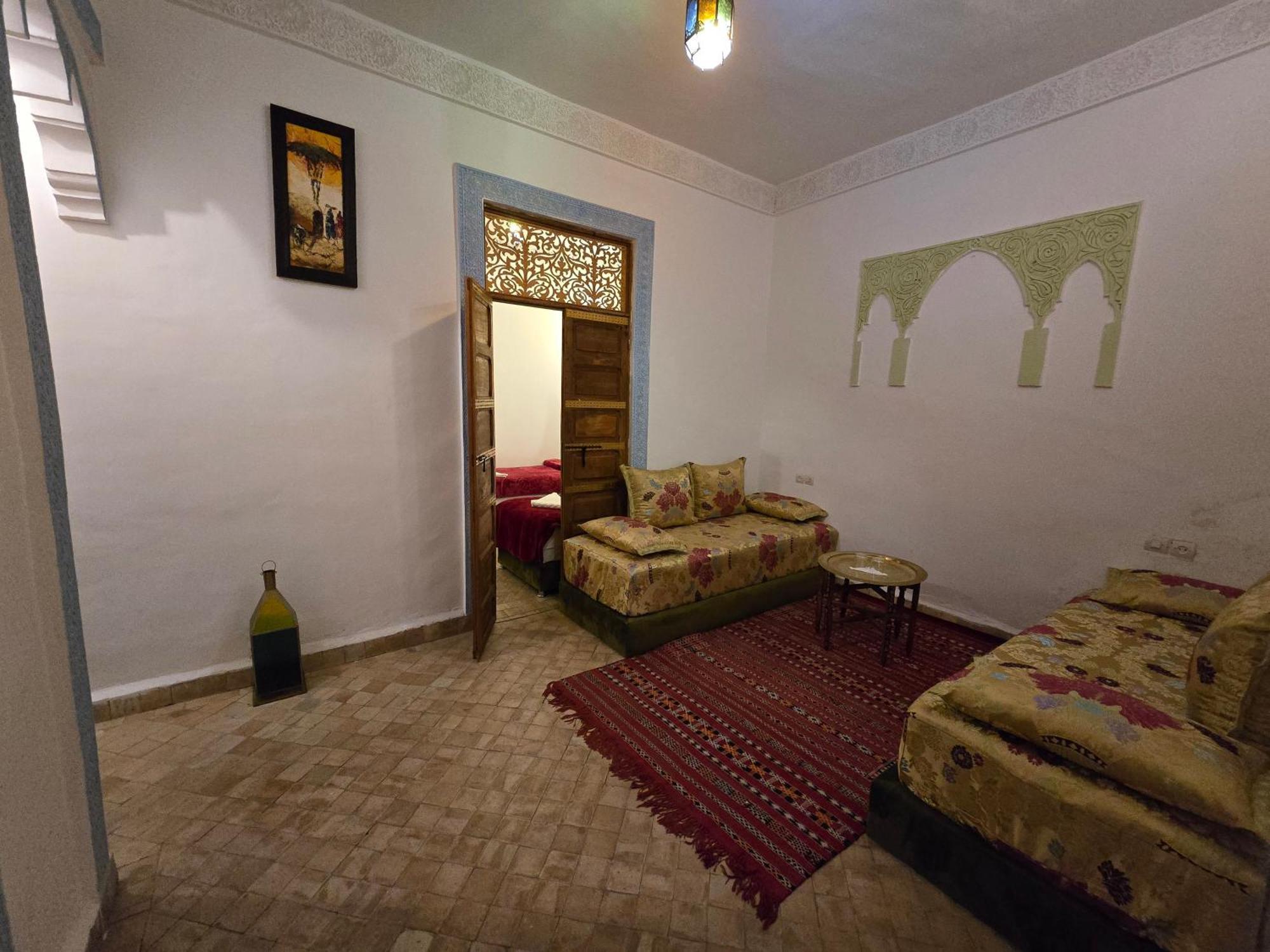 Dar Khmissa Fes Bed & Breakfast ภายนอก รูปภาพ