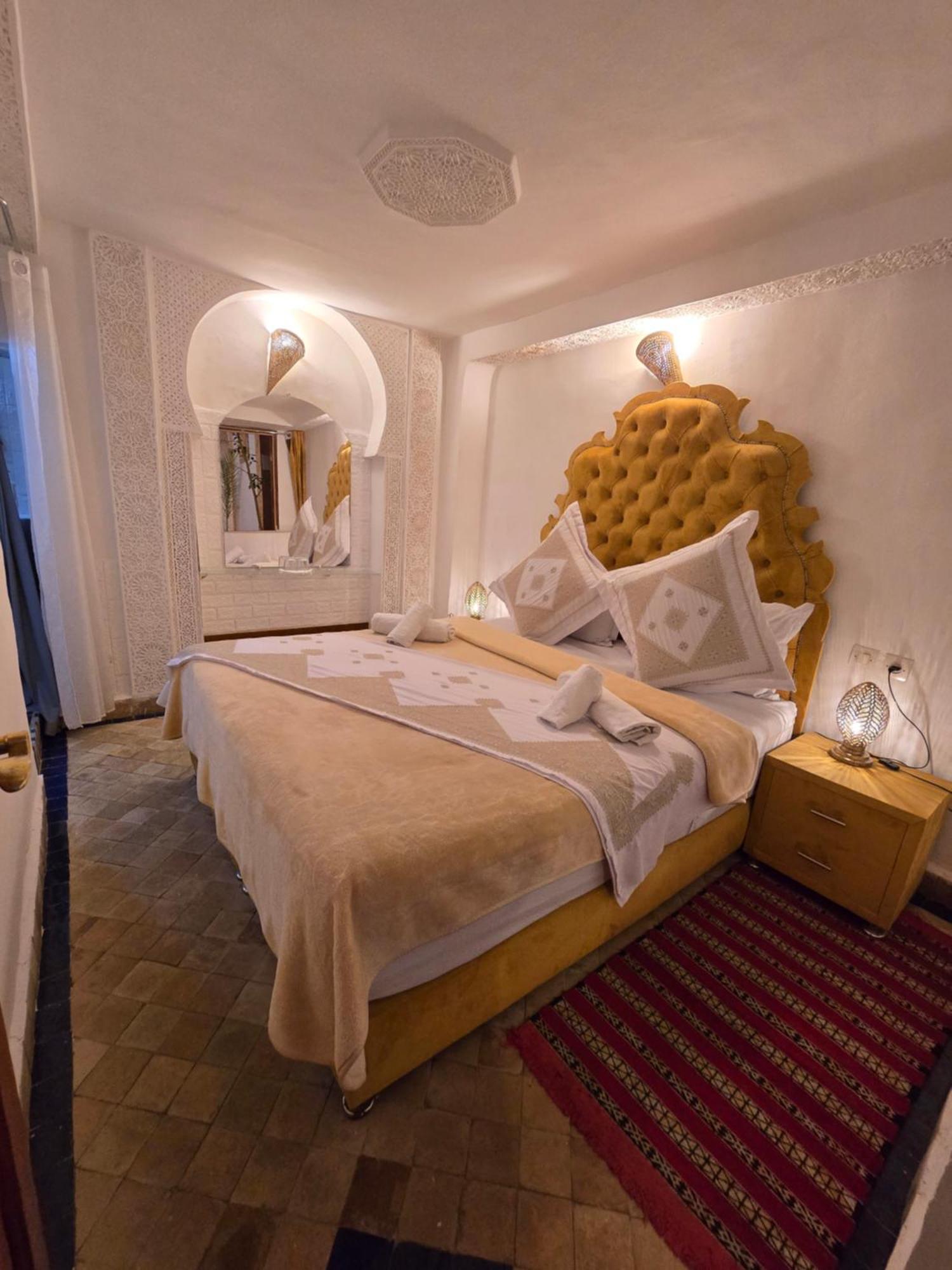 Dar Khmissa Fes Bed & Breakfast ภายนอก รูปภาพ