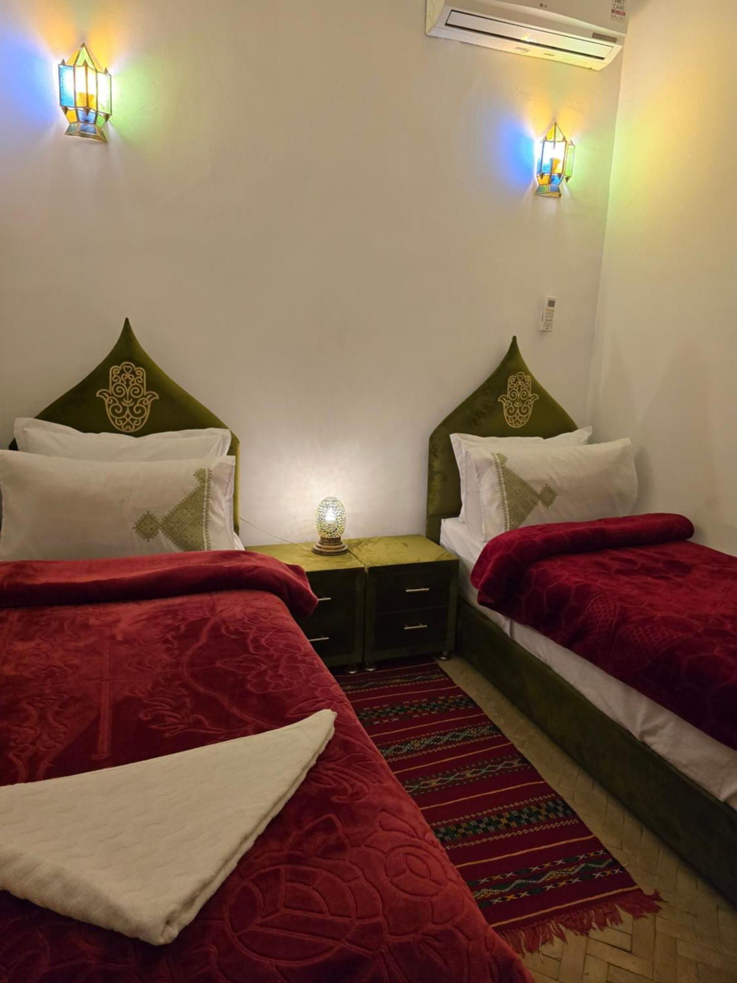 Dar Khmissa Fes Bed & Breakfast ภายนอก รูปภาพ