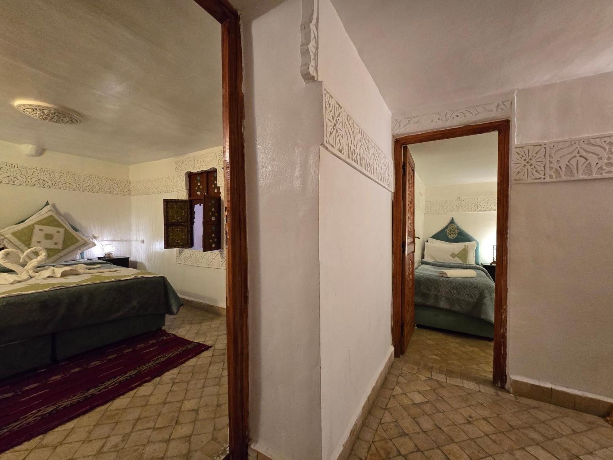 Dar Khmissa Fes Bed & Breakfast ภายนอก รูปภาพ