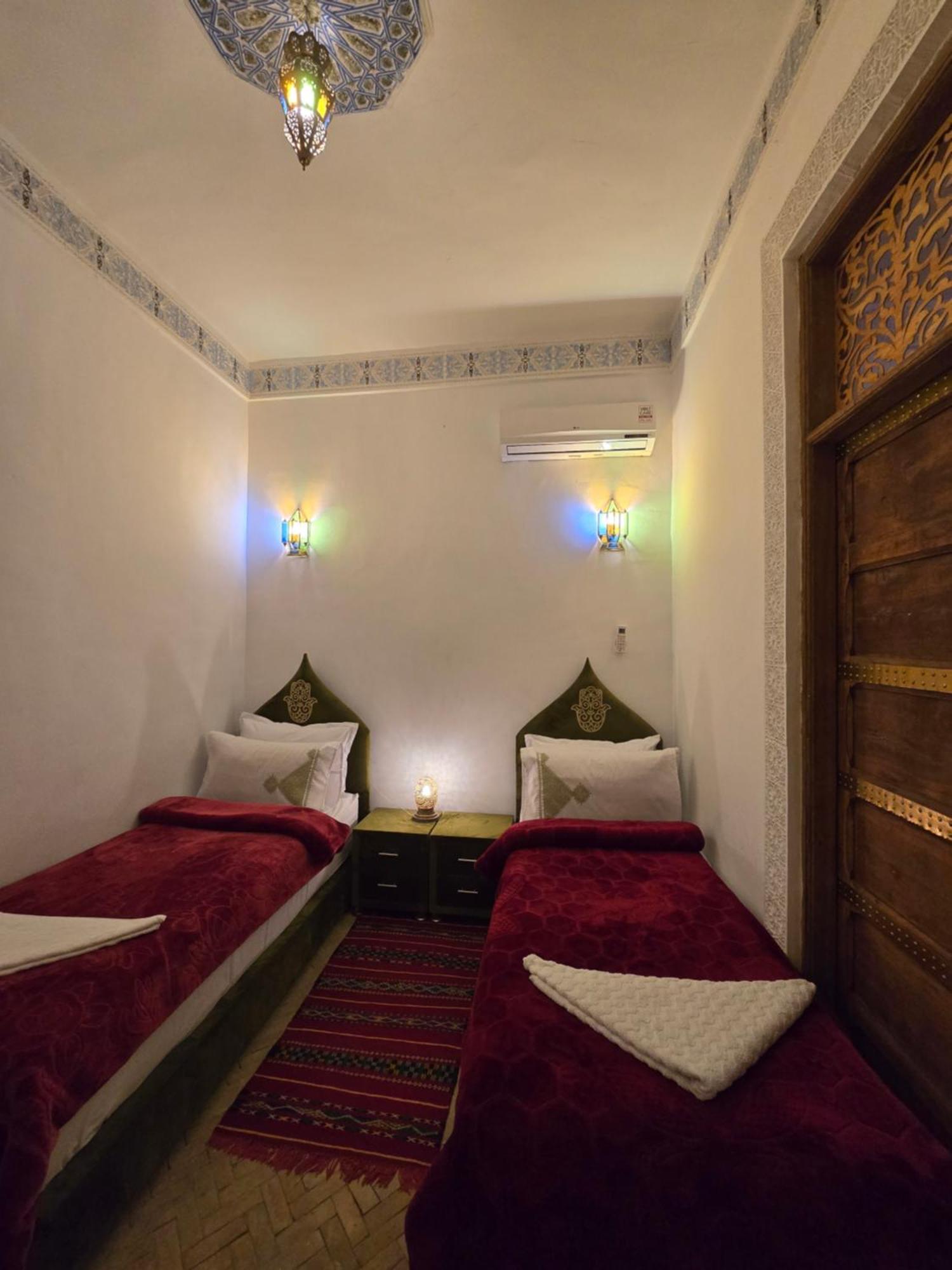 Dar Khmissa Fes Bed & Breakfast ภายนอก รูปภาพ