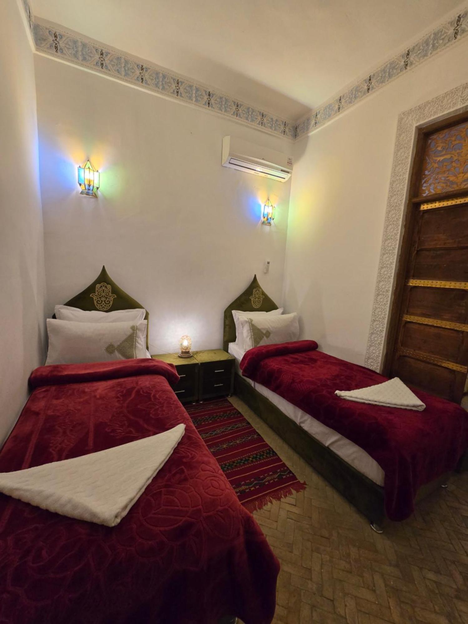 Dar Khmissa Fes Bed & Breakfast ภายนอก รูปภาพ