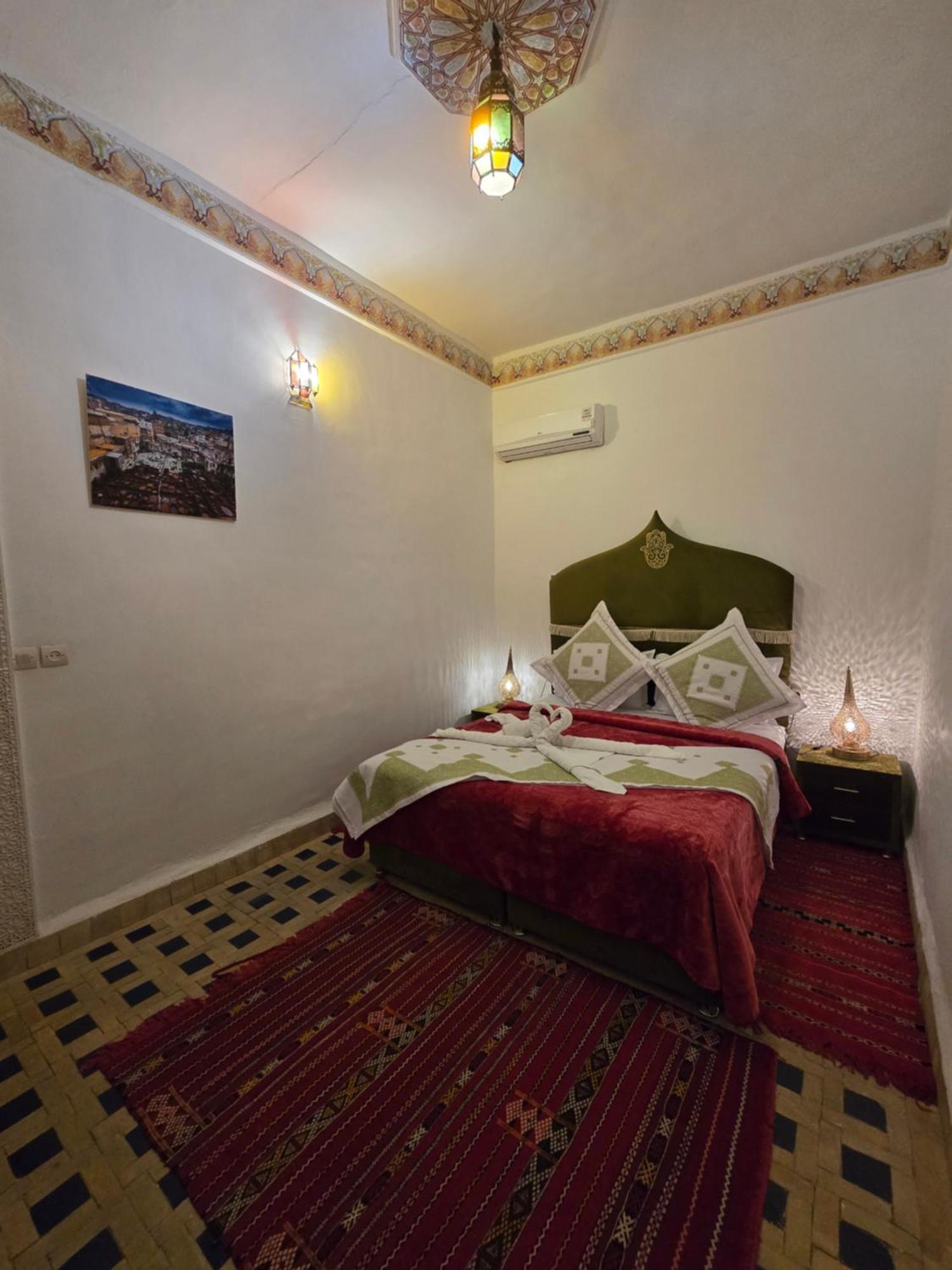 Dar Khmissa Fes Bed & Breakfast ภายนอก รูปภาพ