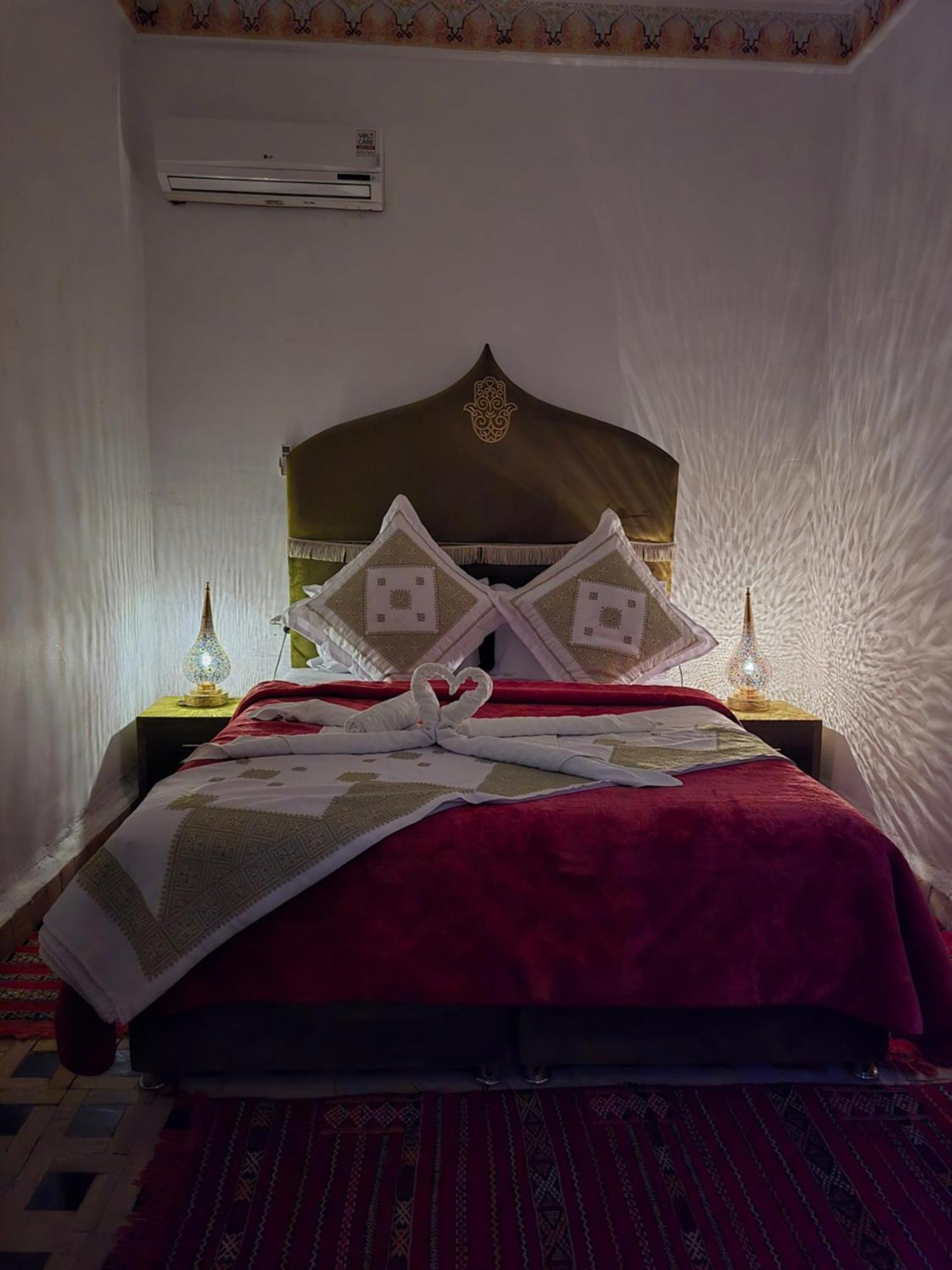 Dar Khmissa Fes Bed & Breakfast ภายนอก รูปภาพ