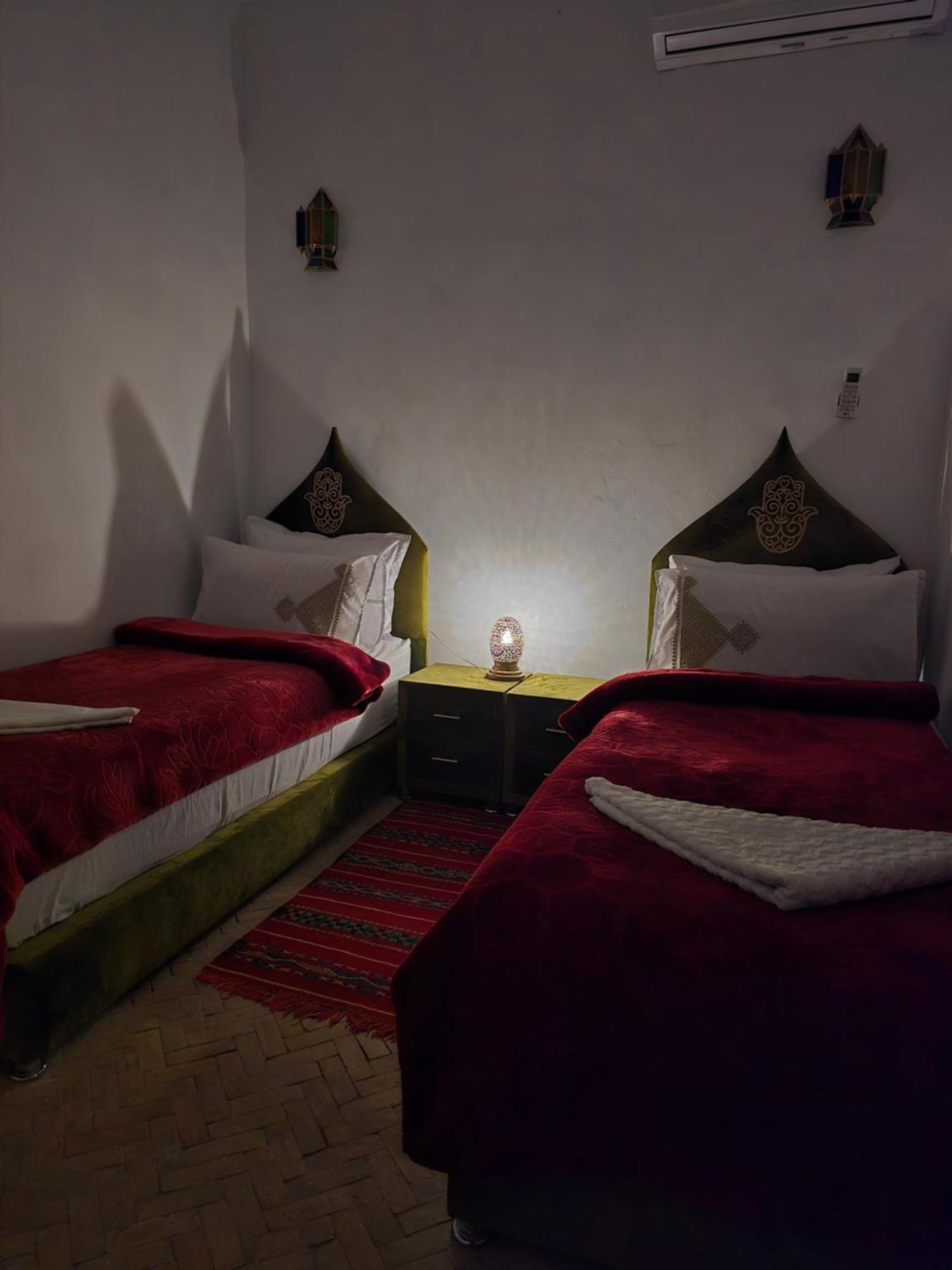 Dar Khmissa Fes Bed & Breakfast ภายนอก รูปภาพ